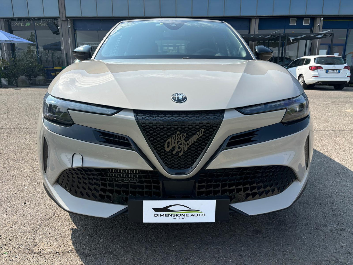 Alfa Romeo Junior 1.2 ibrida 136cv