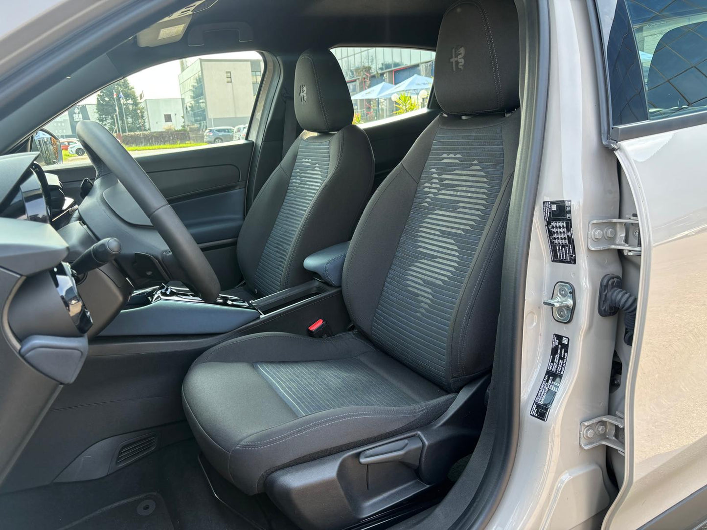 Alfa Romeo Junior 1.2 ibrida 136cv